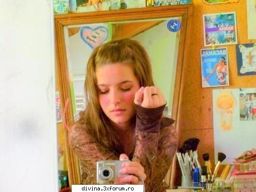 :nod: da sunt eu brenda o mumoasa brenda aasnicar